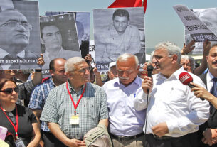 Sanatçılar Silivri'de